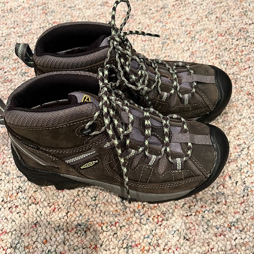 Keen hiking shoes